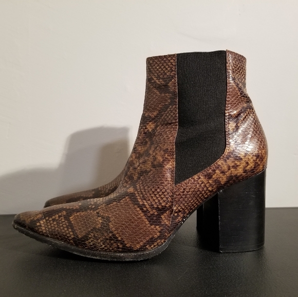 HOUSE OF HARLOW NICK FAUX SNAKESKIN BOOTIES BOOTS HEELS SIZE 8 POINTED ROCKER - Picture 3 of 10